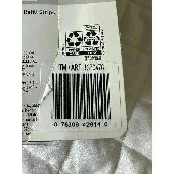 3M Command Indoor Outdoor Light Clips 46 Clips and 50 Strips Hangs 80 ft - Picture 4 of 4